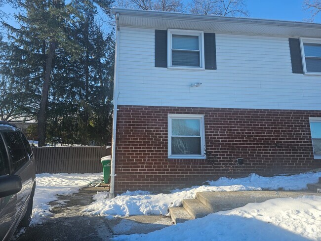 Building Photo - 10800 Joyceton Ct Rental
