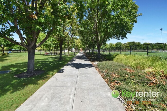 Photo - Beautiful 4 Bedroom Windemere Home on Corner Lot