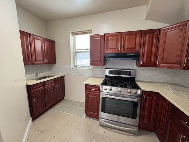 Building Photo - 1451 Rosedale Ave Unit 1