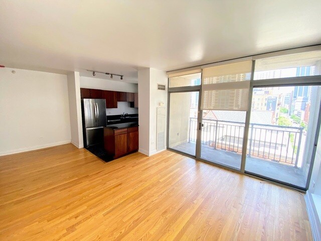600 N Dearborn St Unit 811