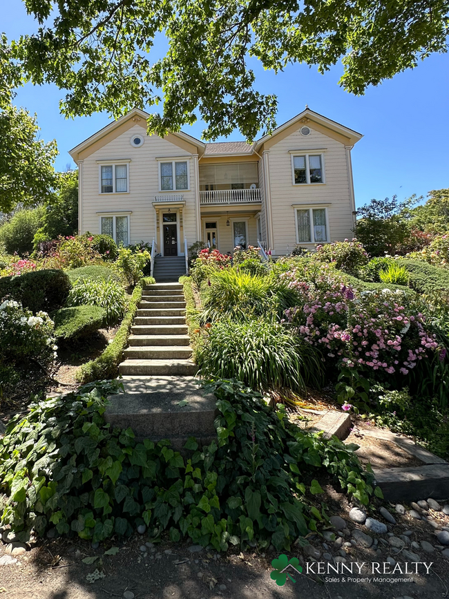 3 Bedroom, 3 Bathroom Ranch Home in Petaluma - 3 Bedroom, 3 Bathroom Ranch Home in Petaluma