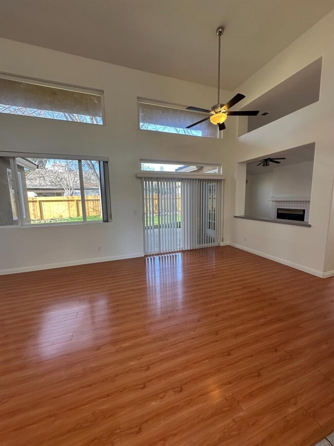 Photo - 7351 N Bain Ave