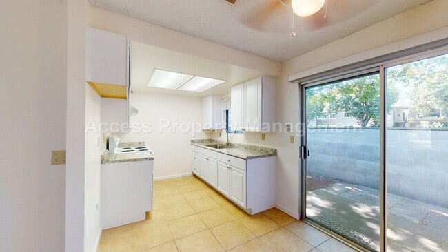 Photo - 3002 Lake Park Ct