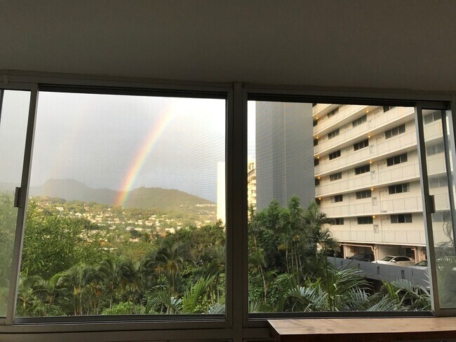 Beautiful Punchbowl views - 1011 Prospect St Unit 307