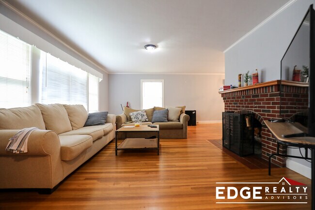 Photo - 7 Allen Rd Unit 4