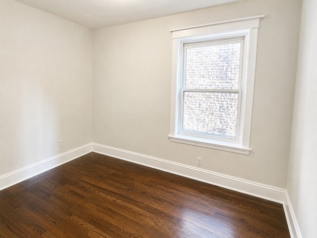 Photo - 7514 S Langley Ave Unit 1