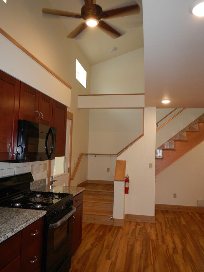 Photo - 246 Chestnut St Unit 246 Chestnut St Apt 6