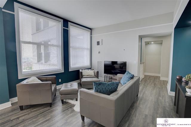 Living Room - 300 S 16th St Unidad 1001