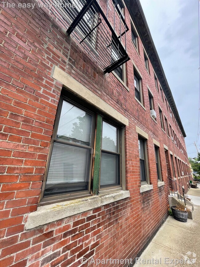Building Photo - 41 Ivaloo St Unit #7 Rental