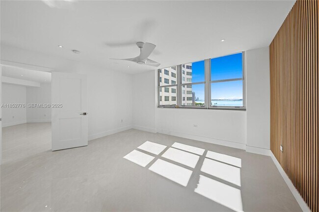 Photo - 999 Brickell Bay Dr Unit 904