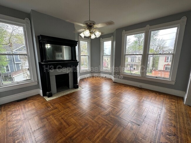 Photo - 821 Alby St