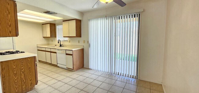 Photo - 636 W Perdew Ave Unit Apt C