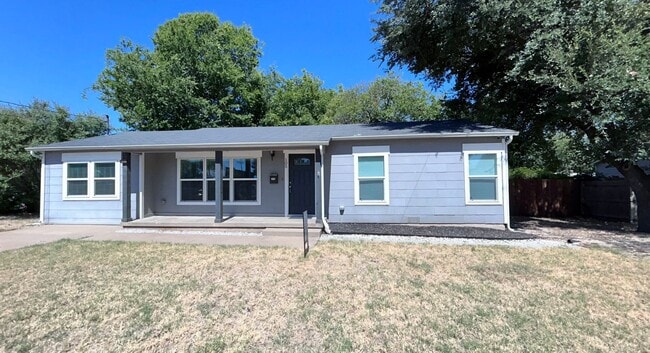 Photo - 105 NE Anderson St
