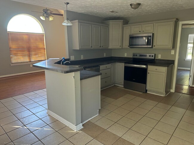 Photo - 1311 Circle Dr