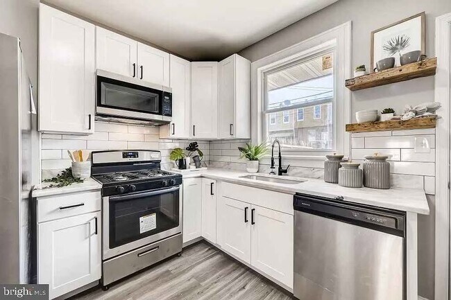 Photo - 315 S Newkirk St