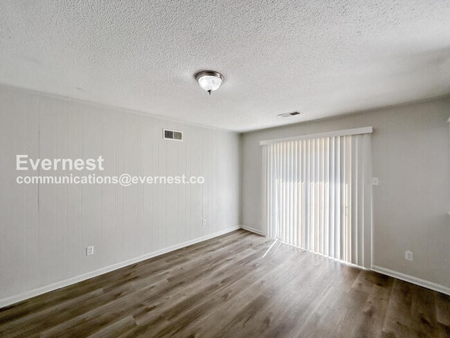 Photo - 3415 Castle Dr