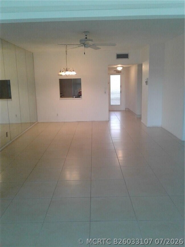 Photo - 1030 Country Club Dr Unit 401