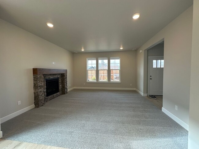 Photo - Brand New 3 Bedroom / 2.5 Bathroom Home in NW Redmond OR