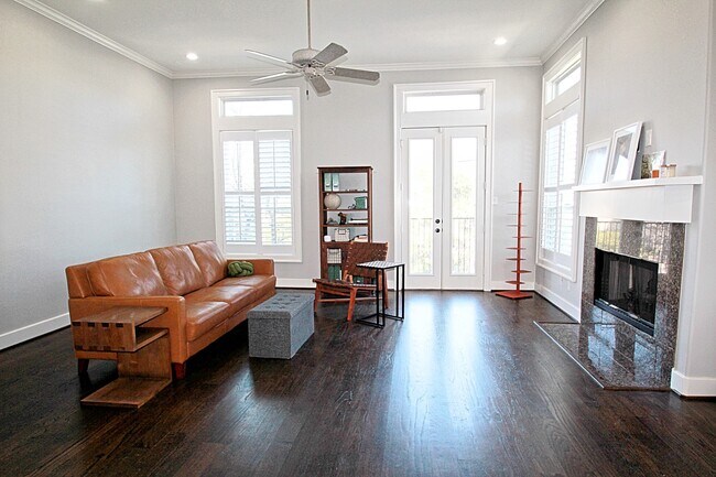 Photo - 1317 Bomar St