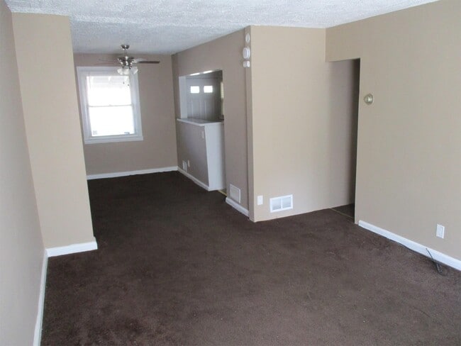 Photo - 4404 Mountview Rd