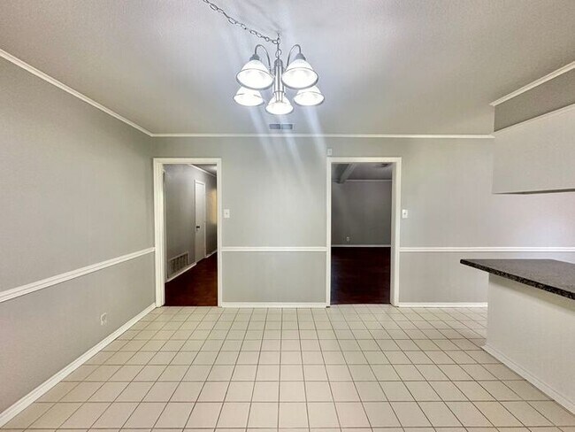 Photo - Beautiful 4 Bedroom 2 Bathroom home in Tyler!