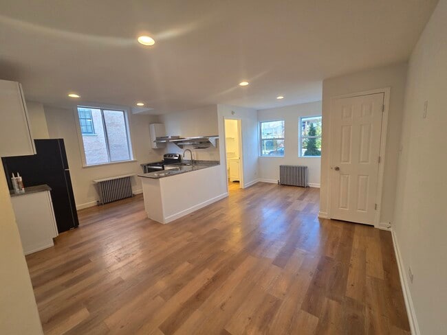 Photo - 4839 W Dakin St Unit 1 West