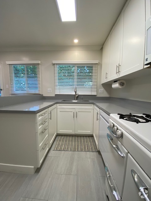 Kitchen - 4225 Ventura Canyon Ave Rental