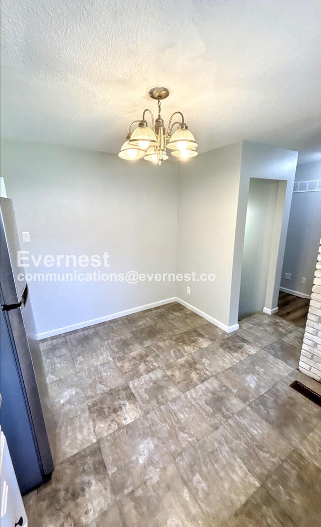 Photo - 2185 Cottontail Dr