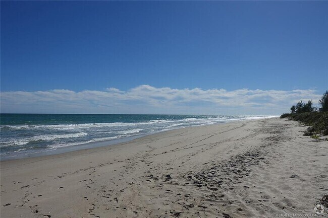 Building Photo - 3880 N Hwy A1A Unit 905 Rental