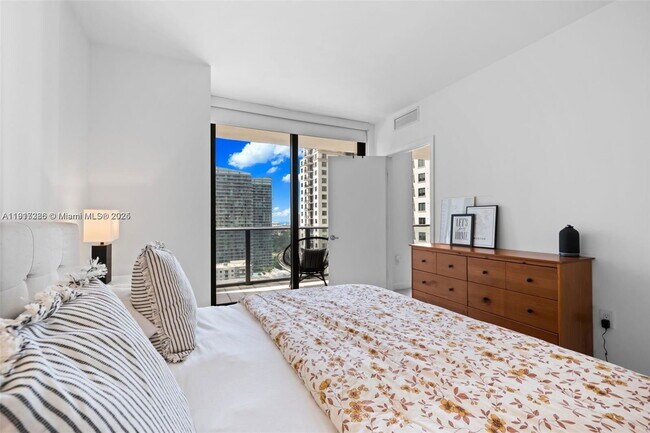 Photo - 55 SW 9th St