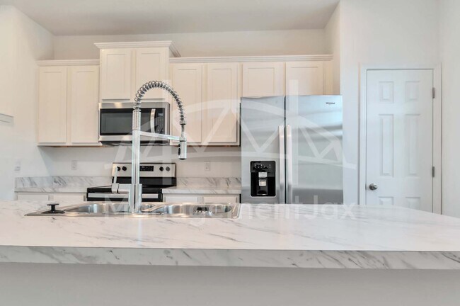 Photo - 8373 Zenith Cir