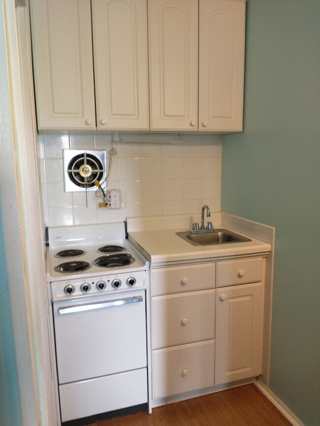 Photo - 7 45th St Unit 223