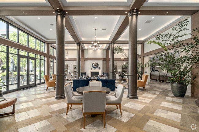 Lounge - Canvas Valley Forge, 55+