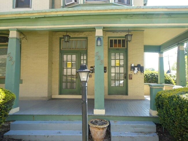 Arlington House Entrance - Arlington Houses