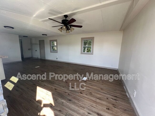 Photo - 65 El Fredda Ln