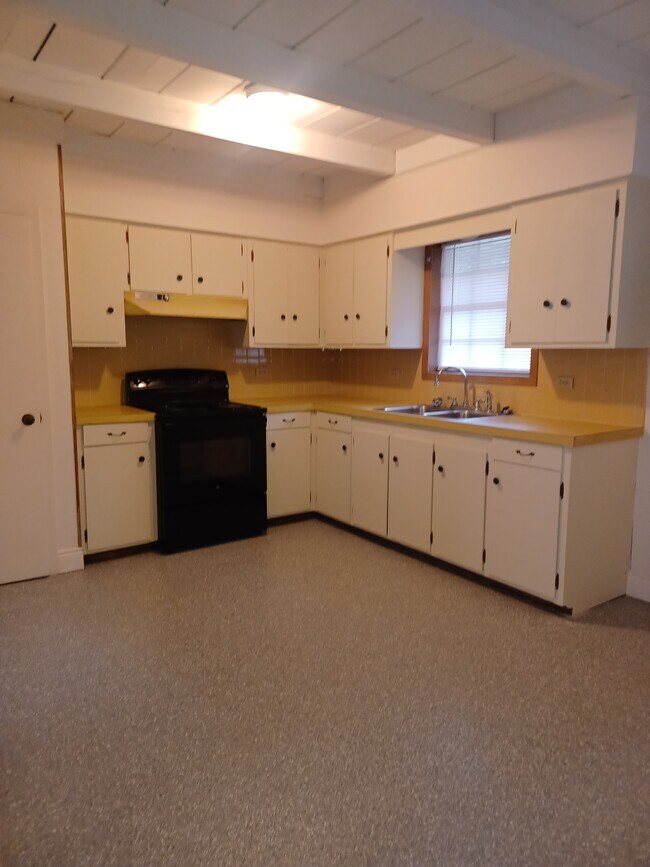 Photo - 1719 Oakley Ct