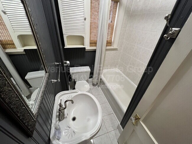 Photo - 6553 Scanlan Ave