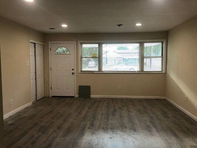 Photo - Recently Renovated 3 Bedroom Home! Very Spacious Living Area!! Master Bedroom with 1/2 Bath! Lots...