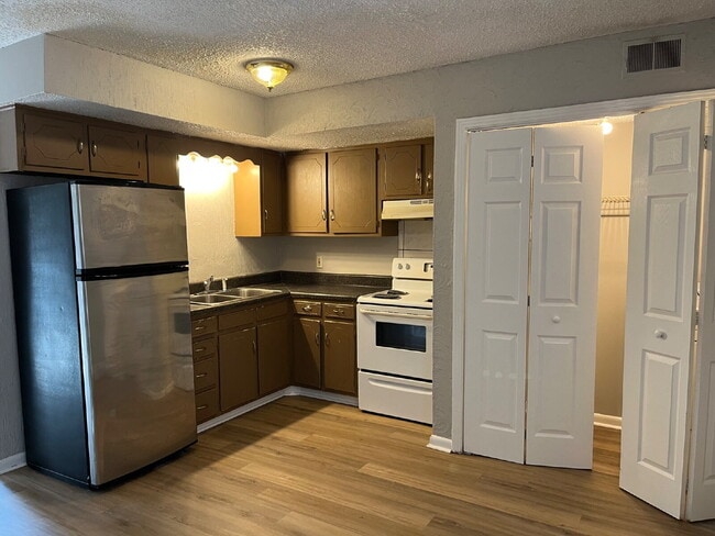 Photo - 2 Bedrooms 1 1/2 Baths Townhouse Minutes To Downtown Nashville, Tn