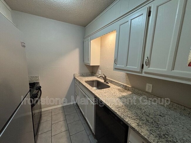 Photo - 4420 S Union Ave