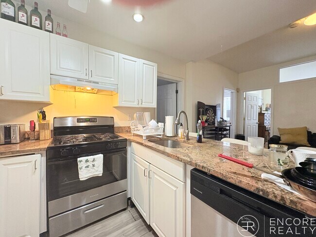 Photo - 153 Saint Paul St