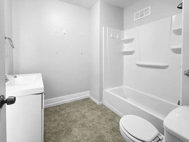 301 Spencer St NE