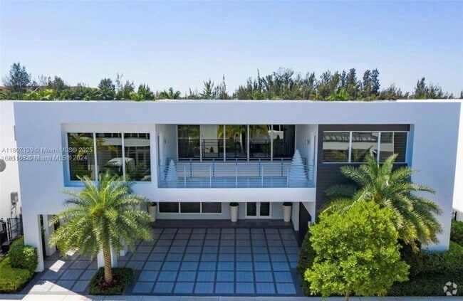 Building Photo - 10242 NW 75th Terrace Rental