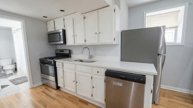 959 N Wolcott Ave Unit 1R