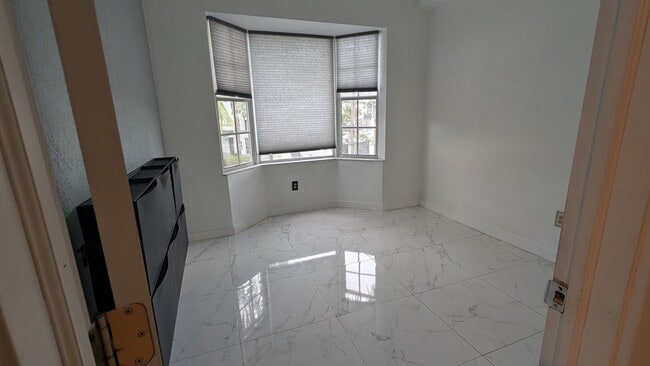 721 SW 148th Ave