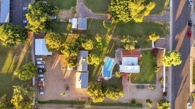 Top-Down - 712 W Manhatton Dr Unit Main House