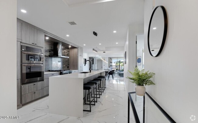 Building Photo - 7157 E Rancho Vista Dr Unit 5002 Rental