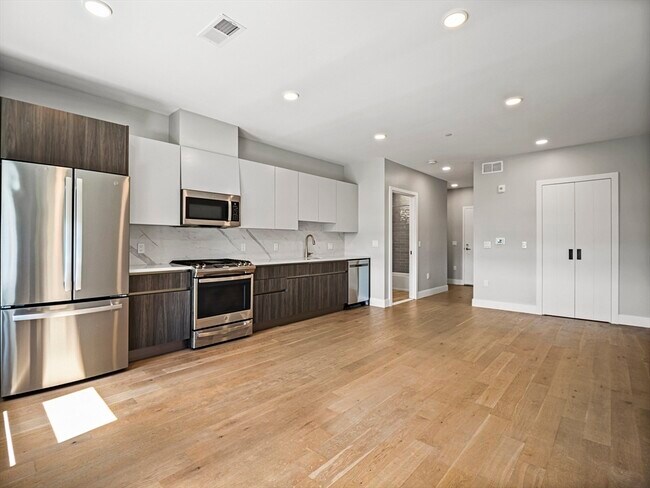 Photo - 9 Central St Unit 405