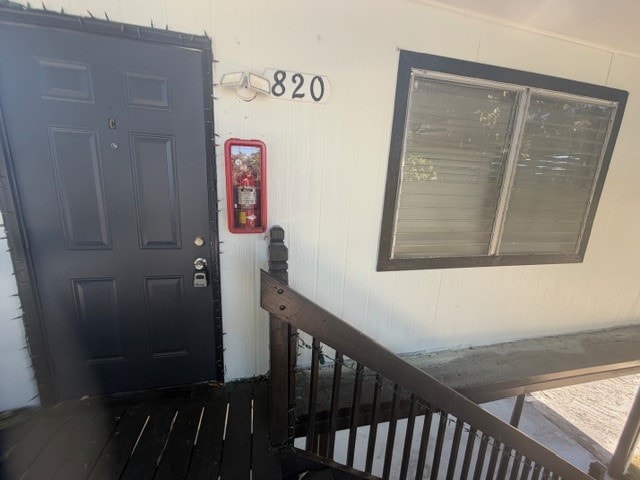 Building Photo - 820 S L St Unit Back Upper