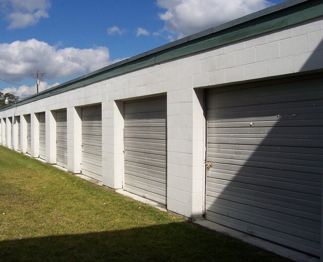 Photo - Oak Village Apartments